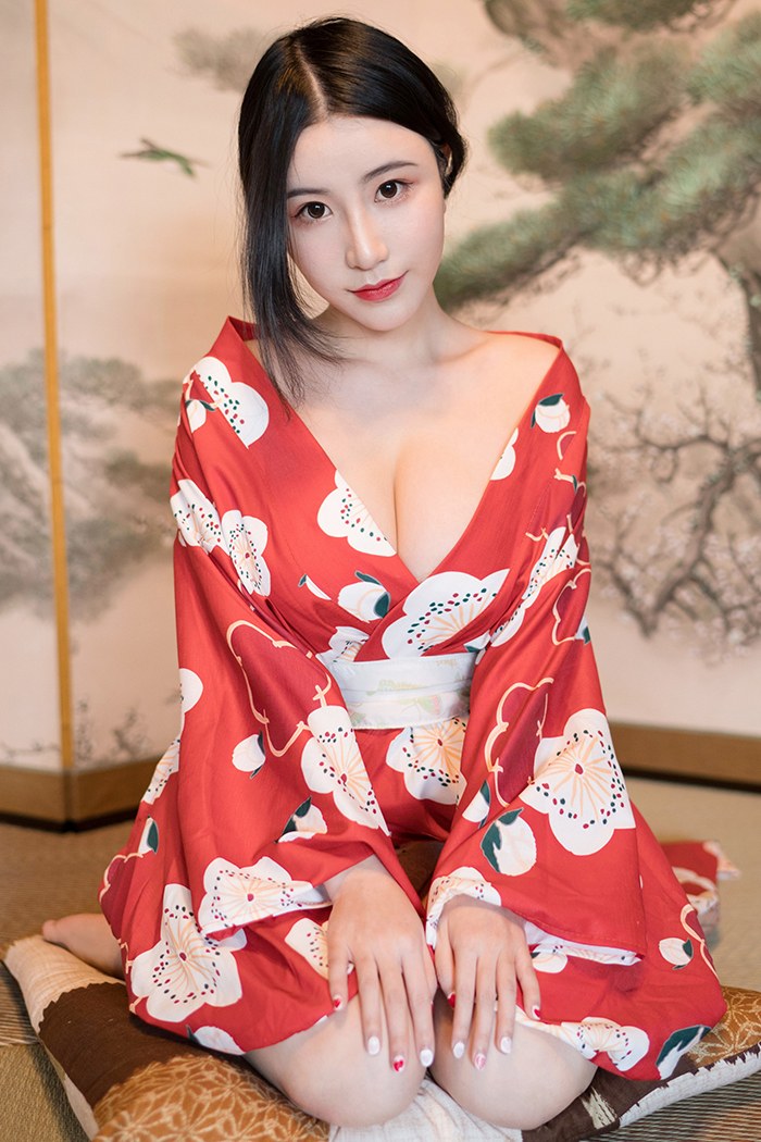 寂寞少妇谢芷馨艳丽和服秀白嫩巨乳